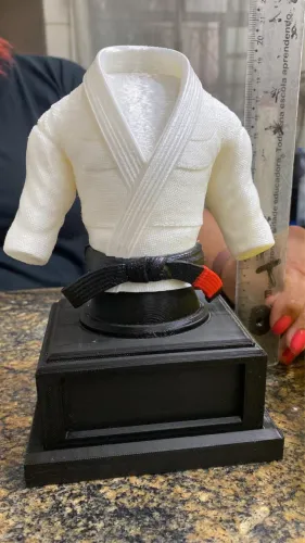 Decoração Mini kimono e expositor de faixa 
