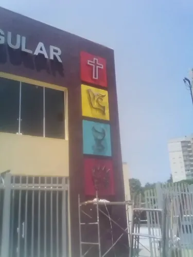 Letreiro e fachadas de acm