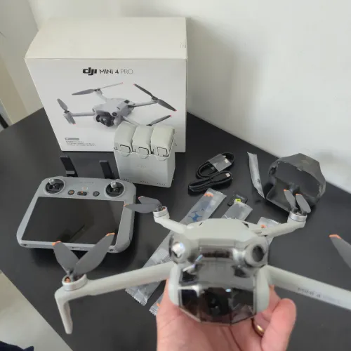 Drone DJI Mini 4 Pro Fly More Combo (DJI RC 2) - Impecável, Usado 2x