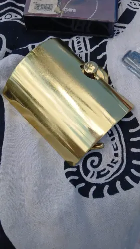 Porta papel higiênico dourado