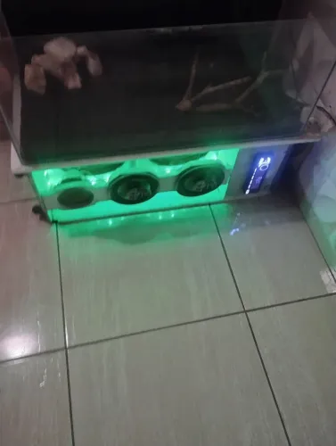 Vendo caixa de som Bob, com 2 auto falantes 6×9/módulo 400rms/fonte chaveada 60 amperes/