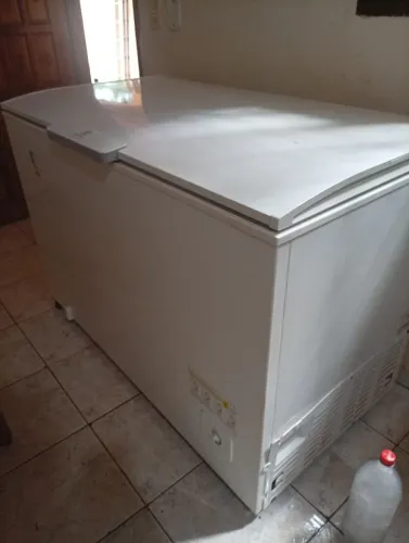 Freezer horizontal Eletrolux 400l cycle defrost 1 porta Hl440