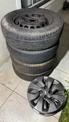 Jogo de Rodas e Calotas ORIGINAIS GM Aro 14 + Pneus de brinde