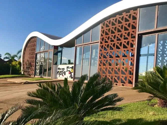 Terreno 438m² - condomínio de alto padrão - Villa das Artes (Araxá)