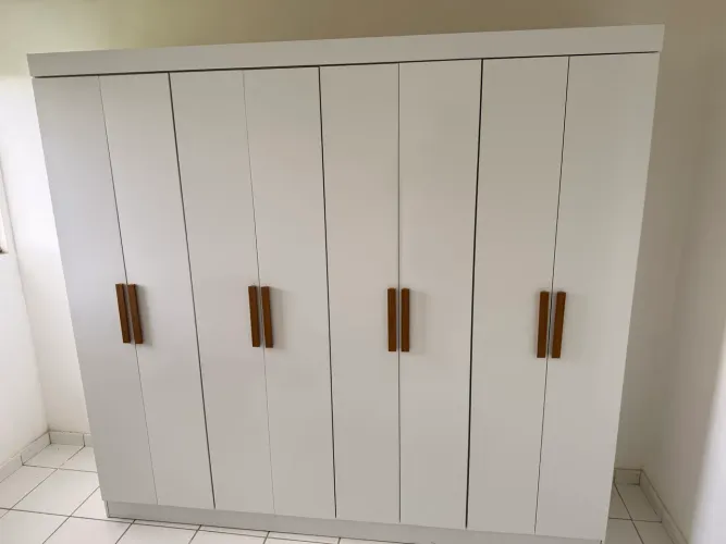Guarda Roupa 8 Portas - Novo