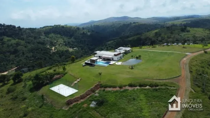 Casa em Condomínio- Paraíba do Sul, Membeca