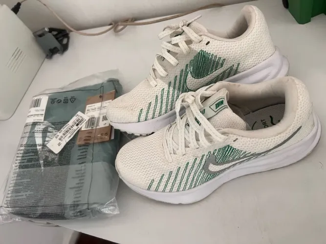 Tênis Nike Run Defy + Bolsa Nike futura