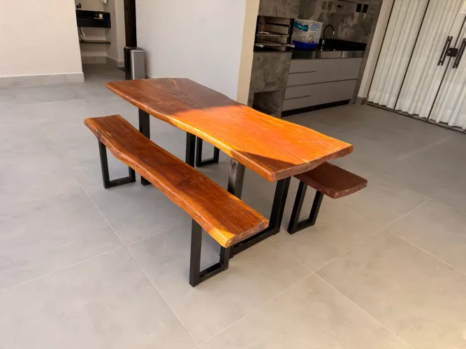 OPORTUNIDADE - Vendo mesa rústica