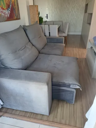 Sofa retratil 2,50 x 1,20 cinza chumbo em excelente estado de conservacao. Retirar no loca