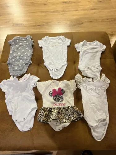 Carter's e Gerber - lote 37 peças roupa de bebê menina 0 a 3 meses