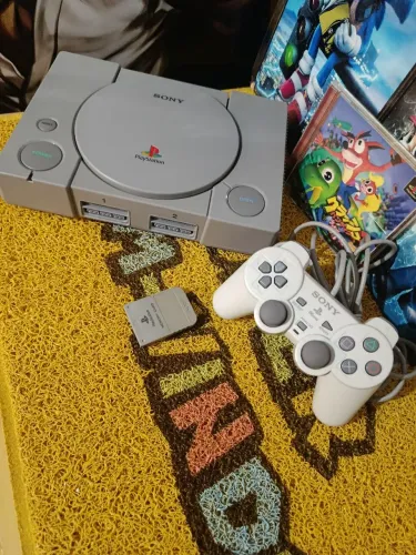 Playstation 1 FAT - japonês