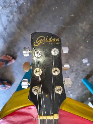 Guitarra Golden 