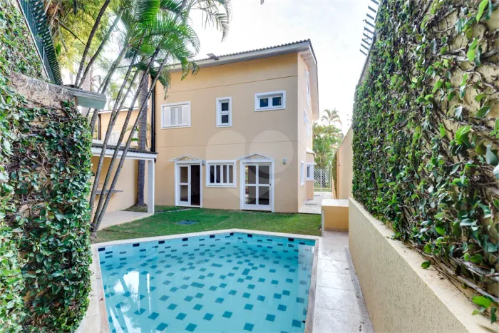 Casa de condomínio para alugar no Alto da Boa Vista - São Paulo, SP