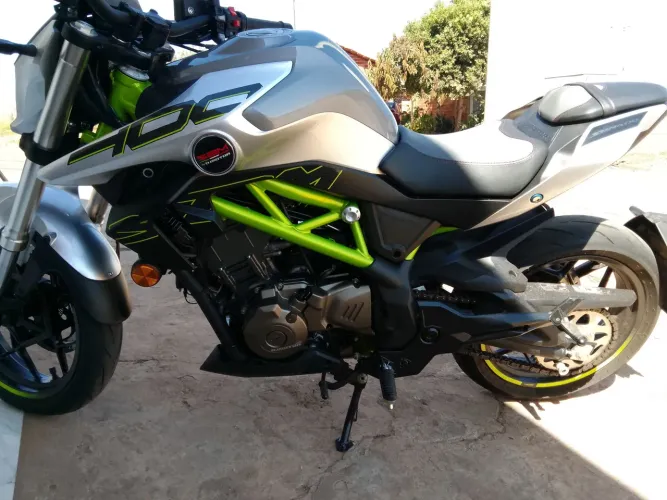 Estou mundando de Estado e não como andar com uma moto dessas na roça por isso estou vende