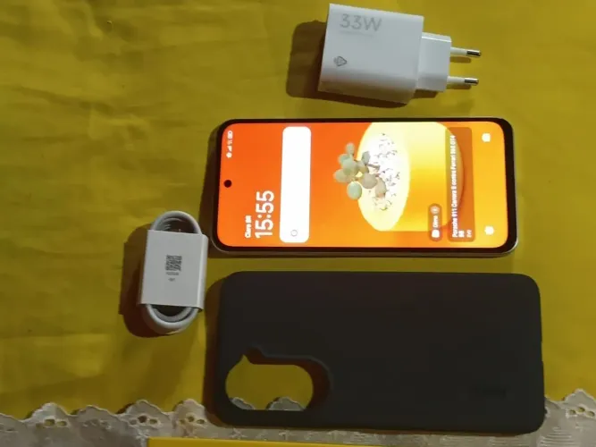 Vendo esse celular muito top tela de 44 hrt muito fuida completo carregando original e cai