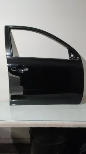 Porta direita ? Nissan march 
