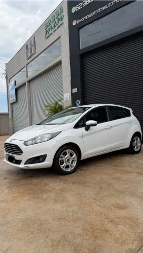 Ford Fiesta 1.6 16V Flex Aut. 5P 2016