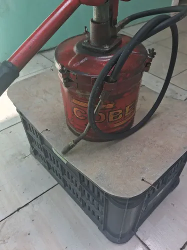 Bomba manual pra lubrificar