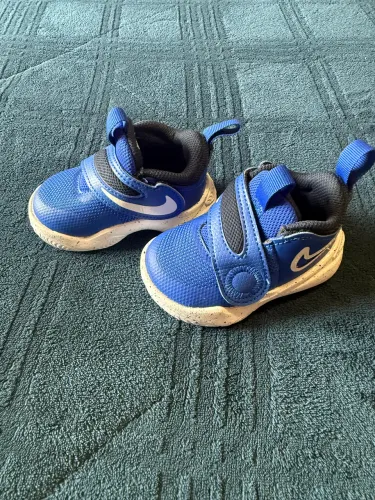 Nike Team Hustle D11 Infantil, tamanho 18,5