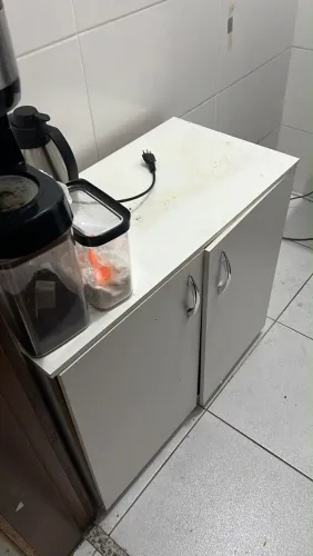 Armario com porta doação