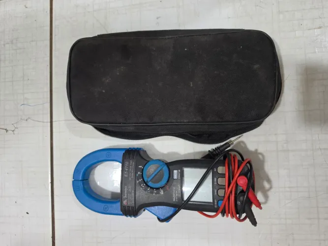 Alicate Amperímetro Minipa ET-4710 com Case