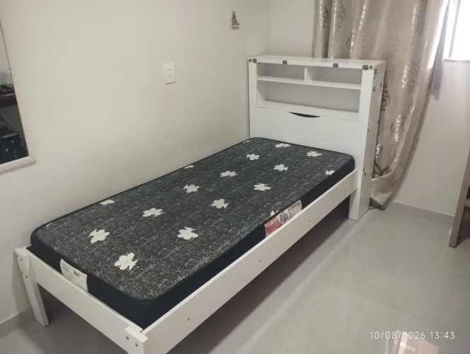 Cama infantil com colchão usado