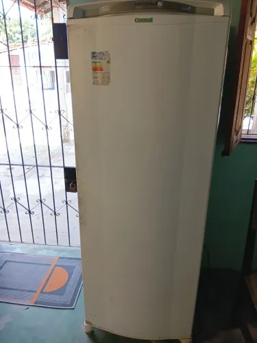 Vendo uma geladeira