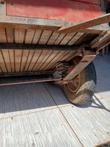 Vende-se está carretinha pra moto 1800 reais suporta até 250 kg 