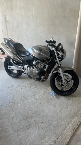 Vendo ou troco ! Hornet 600