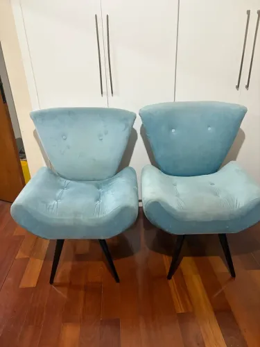 Poltronas usadas em bom estado.