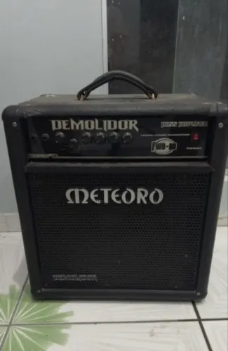 Amplificador de baixo - Meteoro FWB 80