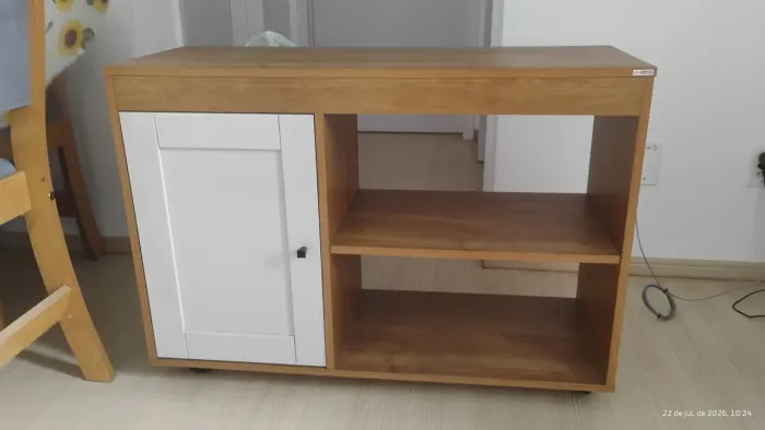 Rack novo para sala com rodinhas