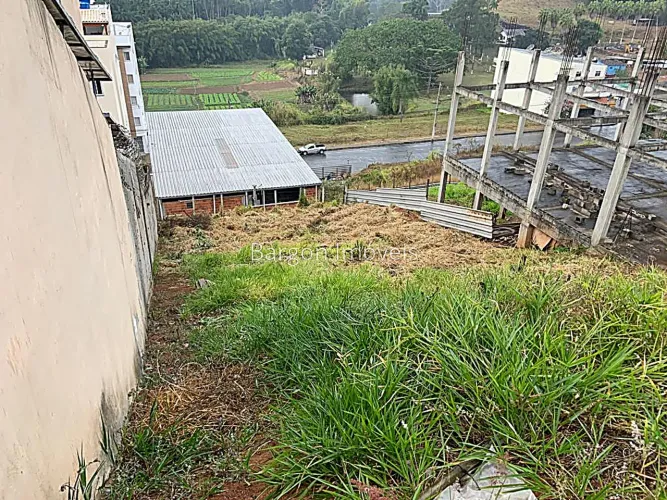 Terreno com 390 metros quadrados a venda bairro Vivendas da Serra em Juiz de Fora