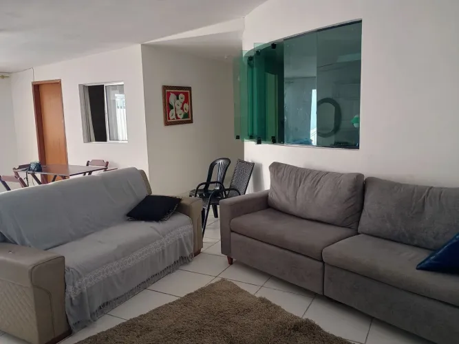 Alugo ANUAL casa Ipiranga Guarapari 2 quartos com garagem.