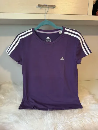 camiseta adidas roxa M