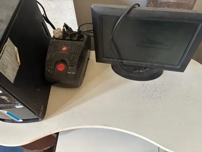 Computador com mesa 