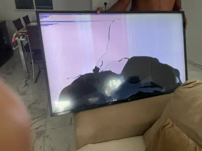 Smart TV LG 50 polegadas - Com defeito