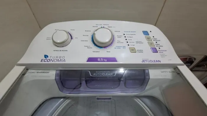 Máquina de lavar Electrolux 8,5Kg<br>Turbo Economia<br>127V<br><br>Usada, mas em excelente estado.