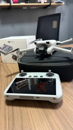 DJI Mini 3 4K + Controle DJI RC com Tela + Bag e Caixa Original