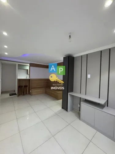 Imóvel para venda possui 70 metros quadrados com 3 quartos em Centro - Duque de Caxias - R