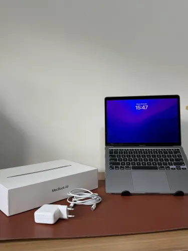 MacBook Air M1 (2020) - Impecável, apenas 33 ciclos!