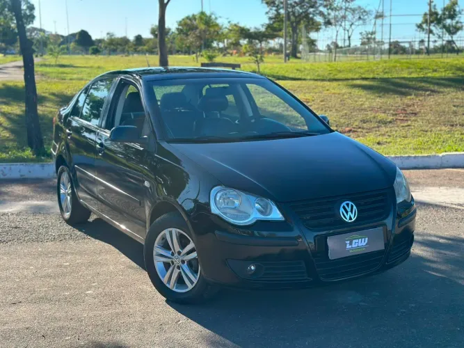 Volkswagen Polo Sedan 1.6 MI Total Flex 8V 4P 2009