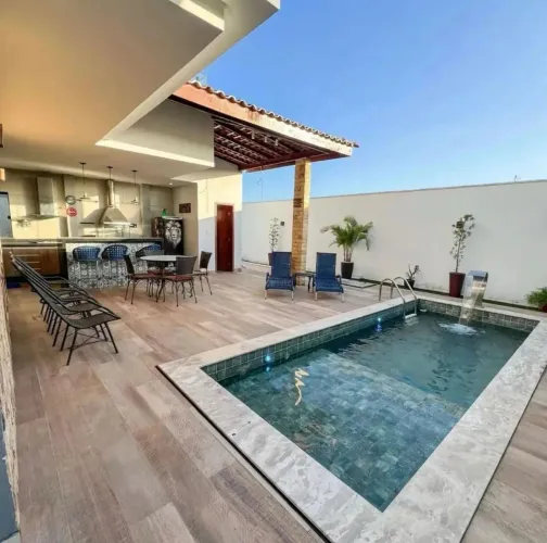 Imóvel para aluguel e venda tem 300 metros quadrados com 3 quartos