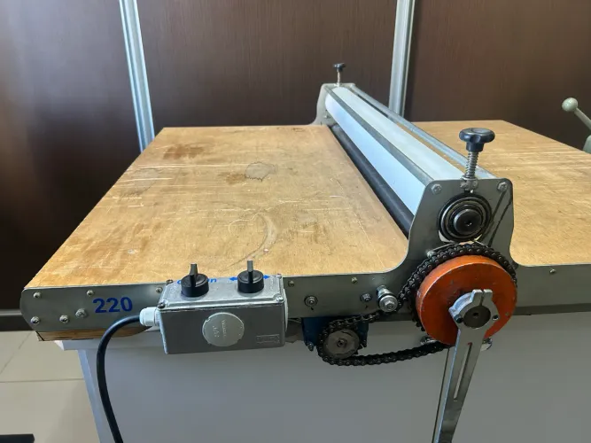 Máquina de corte e vinco flex