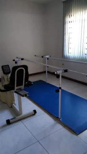 Paralela com tablado<br>R$800,00Paralela 2,5m