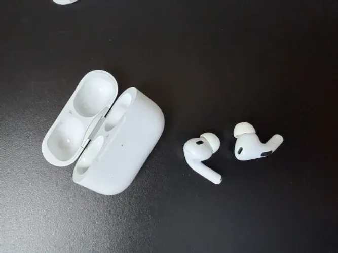 AirPods Pro (2ª geração) - com caixa, seminovo