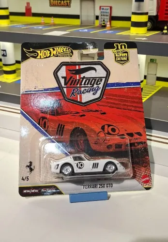 Hot Wheels Ferrari 250 GTO Premium 2026 Set Vintage Racing JKF25