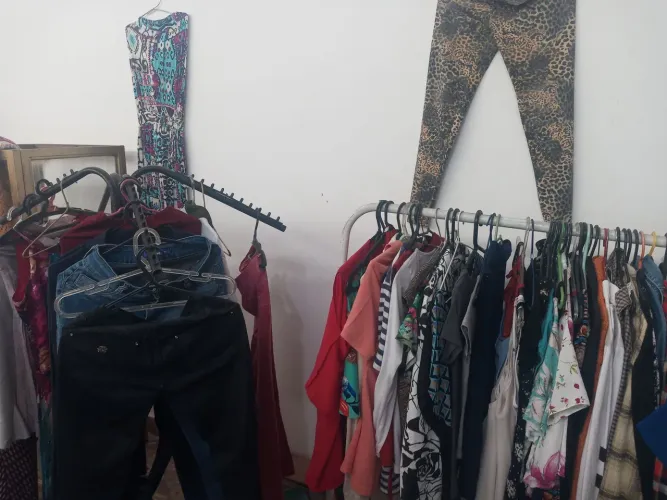 Roupas novas e semi novas