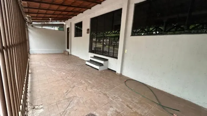 Alugo Casa 3 quartos Sobradinho 1 Quadra 2 D16