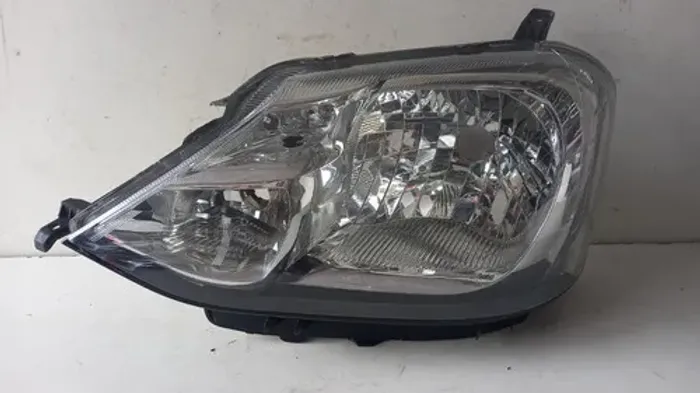 Farol Toyota Etios Friso Preto Lado Esquerdo 10720 Esquerdo